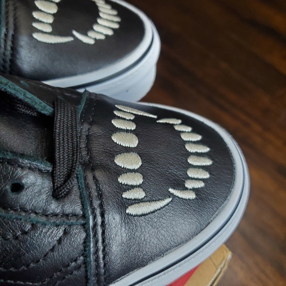 Vans Old Skool Fangs Black Leather Women Size 5 - Picture 4 of 9